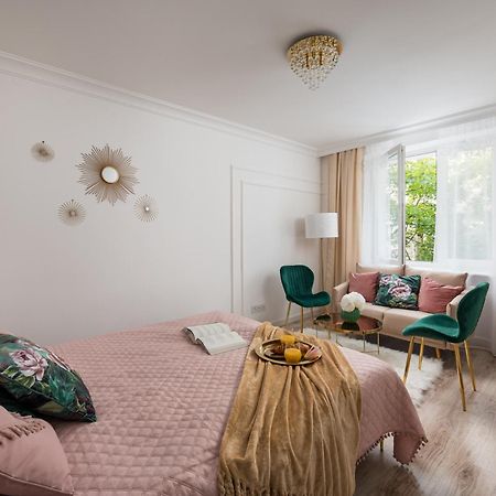 Lovely Downtown Studio At Most Lively Hoza Street, Discover Warsaw On Foot Esterno foto