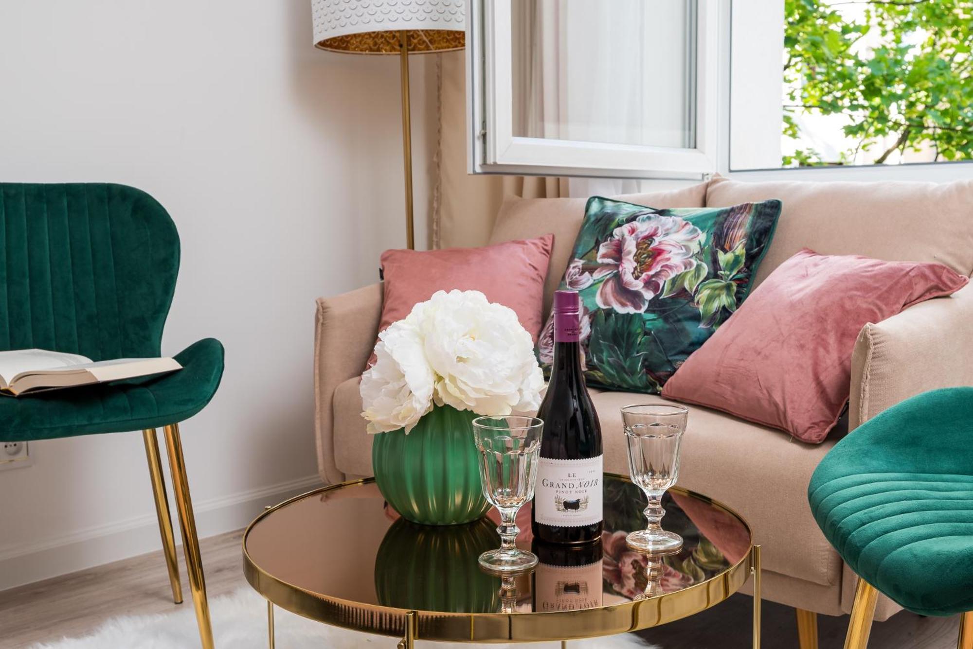 Lovely Downtown Studio At Most Lively Hoza Street, Discover Warsaw On Foot Esterno foto