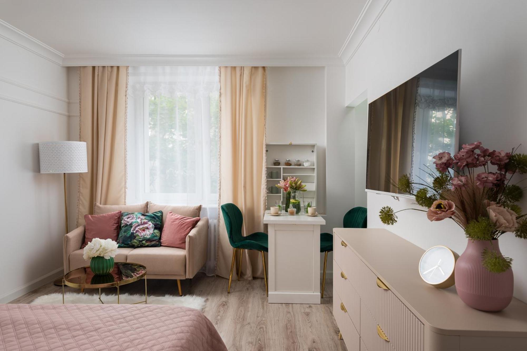 Lovely Downtown Studio At Most Lively Hoza Street, Discover Warsaw On Foot Esterno foto